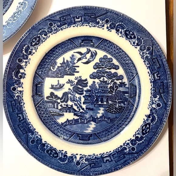 Vintage Porcelain Blue and White Willow dinner plates 9” made in England… - Picture 3 of 9